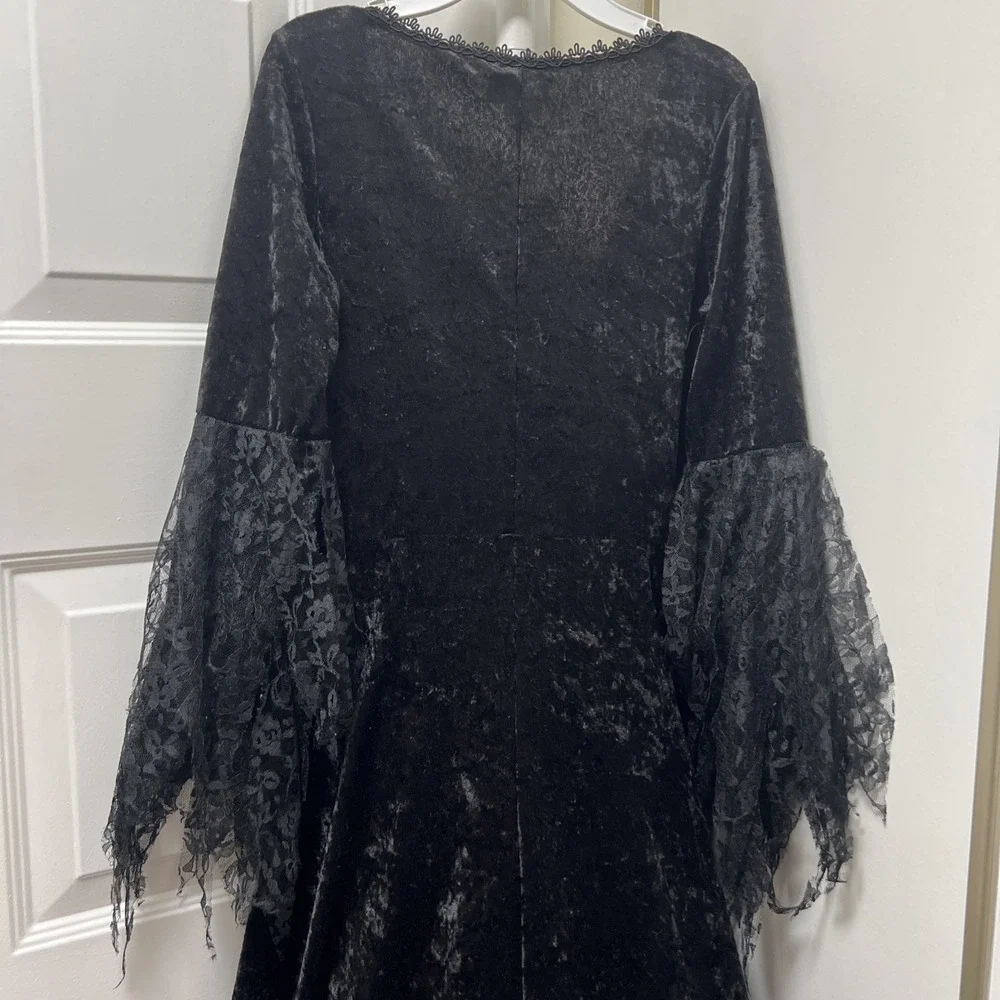 VTG Y2K Gothic Velvet Satin Vampire Gown, Laced Petticoat ,Choker Sz M Halloween
